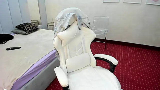 patriciakeys online show from January 14, 7:17 am