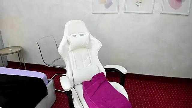 patriciakeys online show from February 24, 6:49 am