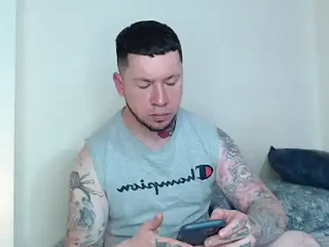 Snapshot of Adam_tatto chatting on February 2, 6:48 am Adam tatto online show from February 2, 6:48 am