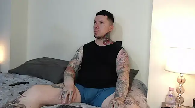 Snapshot of Adam_tatto chatting on February 18, 4:37 pm Adam tatto online show from February 18, 4:37 pm