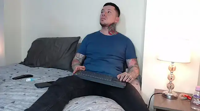 Snapshot of Adam_tatto chatting on February 20, 2:51 am Adam tatto online show from February 20, 2:51 am