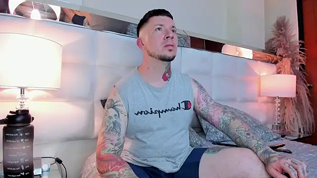 Snapshot of Adam_tatto chatting on March 21, 7:44 am Adam tatto online show from March 21, 7:44 am