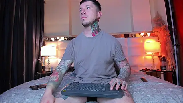 Snapshot of Adam_tatto chatting on September 19, 3:52 am Adam tatto online show from September 19, 3:52 am