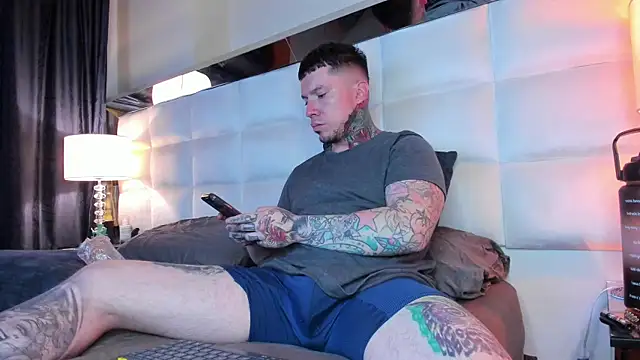 Snapshot of Adam_tatto chatting on September 22, 2:13 am Adam tatto online show from September 22, 2:13 am