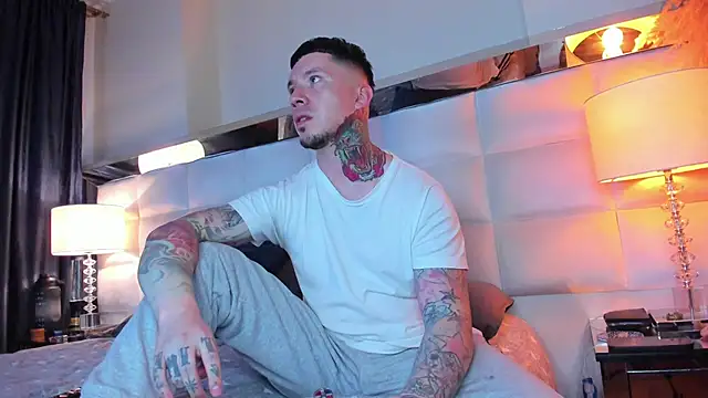 Snapshot of Adam_tatto chatting on October 3, 1:57 am Adam tatto online show from October 3, 1:57 am