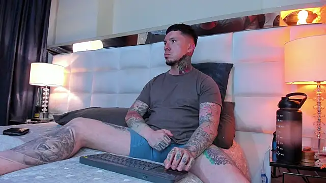 Snapshot of Adam_tatto chatting on October 7, 12:30 am Adam tatto online show from October 7, 12:30 am