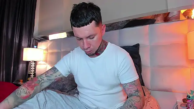 Snapshot of Adam_tatto chatting on October 15, 2:33 am Adam tatto online show from October 15, 2:33 am