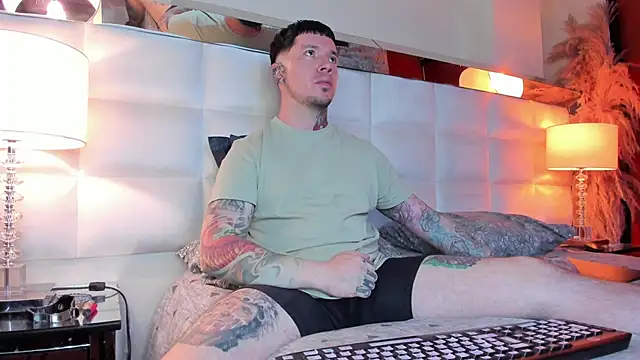 Snapshot of Adam_tatto chatting on November 1, 2:46 am Adam tatto online show from November 1, 2:46 am