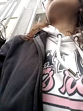 karlamorris  online show from January 28, 1:27 pm