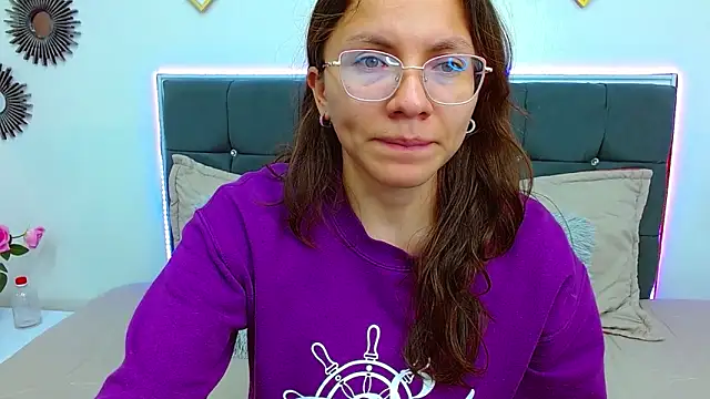 karlamorris  online show from February 17, 1:32 pm