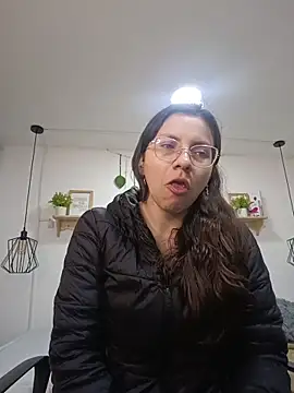 karlamorris  online show from October 14, 1:45 pm