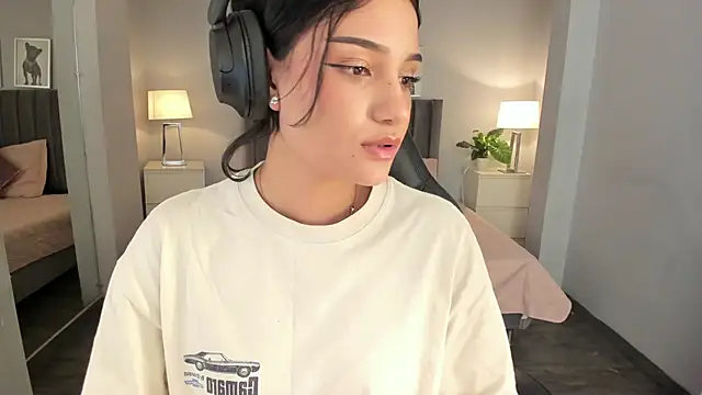 renee shelby  online show from March 20, 8:19 pm