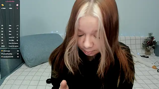 crystal lilith online show from December 4, 10:41 pm