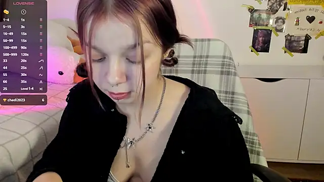 crystal lilith online show from February 3, 9:07 pm