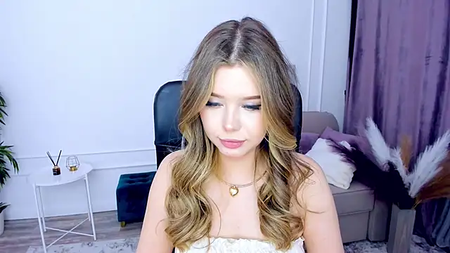 FollowLovee online show from February 7, 10:41 pm