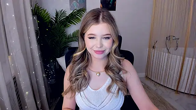 FollowLovee online show from March 7, 10:54 pm