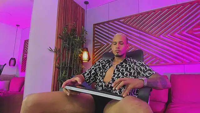 MagnusFrost online show from January 31, 10:31 pm