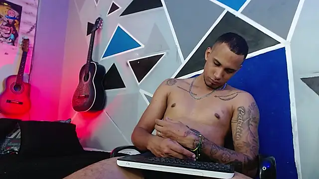 MagnusFrost online show from September 21, 9:00 am