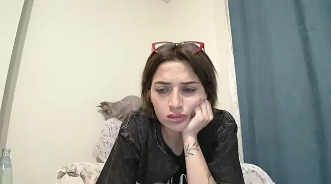 yaprakmericc online show from January 14, 8:59 pm