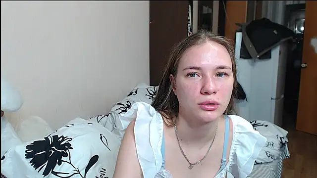 leila bambi  online show from December 26, 9:26 pm