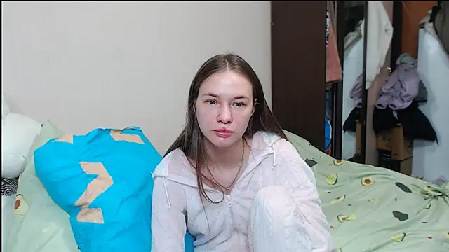 leila bambi  online show from January 21, 10:30 pm