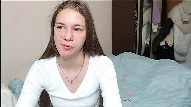 leila bambi  online show from February 5, 8:43 am