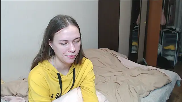 leila bambi  online show from March 20, 11:38 am