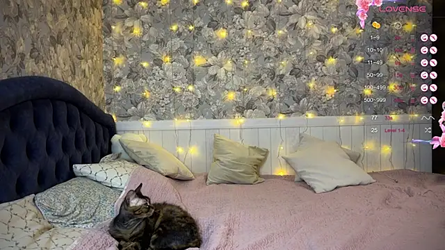 ChloeMillerMeow online show from February 25, 4:42 pm