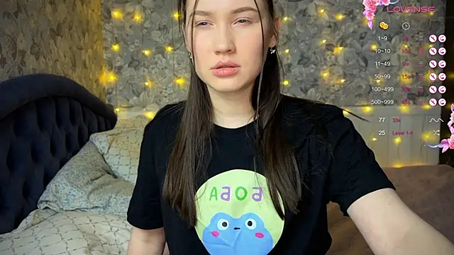 ChloeMillerMeow online show from February 26, 5:07 pm