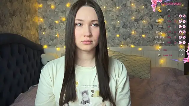 ChloeMillerMeow online show from March 1, 4:33 pm