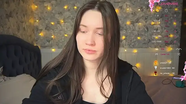 ChloeMillerMeow online show from March 13, 12:13 pm