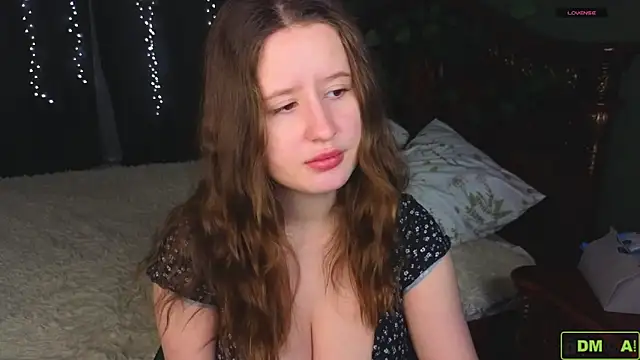 Snapshot of SquirtBabee chatting on December 14, 3:06 pm SquirtBabee online show from December 14, 3:06 pm