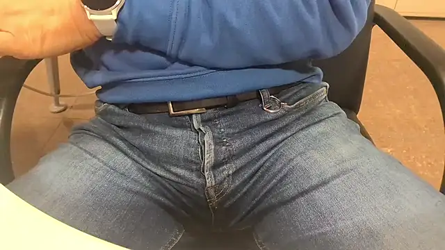 alessandroman2114 online show from November 4, 5:23 pm