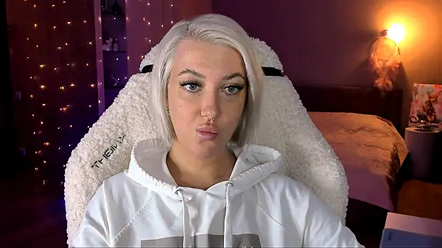 tykioty Miley online show from January 29, 2:10 pm