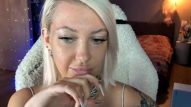 tykioty Miley online show from October 10, 11:53 am