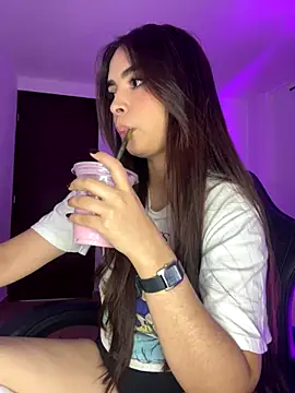 Snapshot of soy_paulina chatting on November 30, 3:43 am soy paulina online show from November 30, 3:43 am