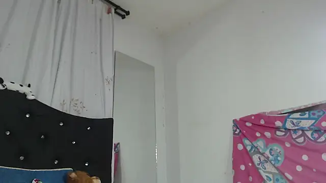 nikol winick online show from February 5, 8:43 am