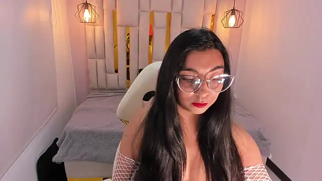 Karla hernandez  online show from February 15, 2:22 pm