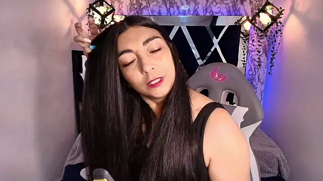 Karla hernandez  online show from September 13, 12:16 pm