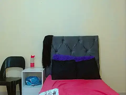 curvycloe1 online show from March 9, 10:52 am