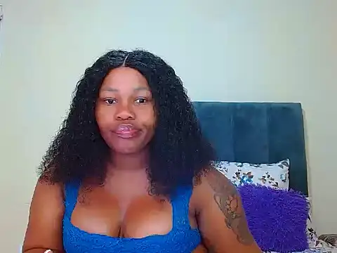 curvycloe1 online show from November 18, 7:35 am