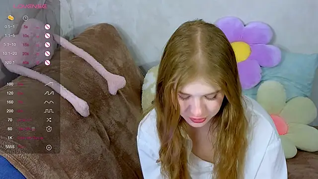 TrissMerigold9 online show from October 10, 6:40 pm