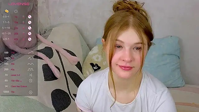 TrissMerigold9 online show from November 17, 8:25 pm