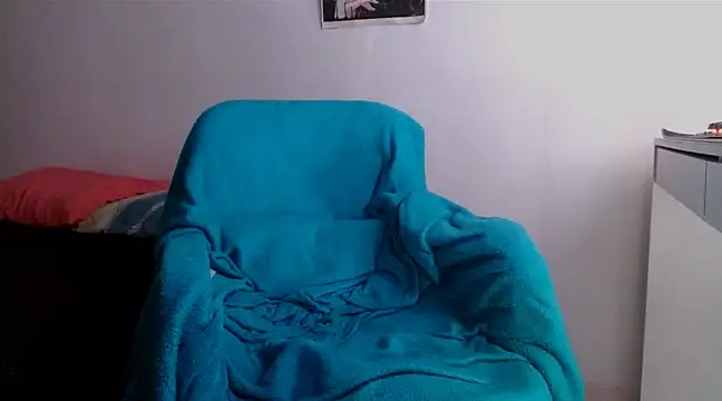 Snapshot of deividcloud36 chatting on February 24, 6:05 am deividcloud36 online show from February 24, 6:05 am