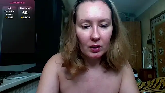 Snapshot of AnnaXLovers chatting on January 6, 11:29 am AnnaXLovers online show from January 6, 11:29 am