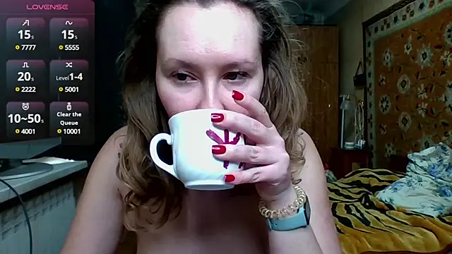 Snapshot of AnnaXLovers chatting on February 27, 1:07 pm AnnaXLovers online show from February 27, 1:07 pm