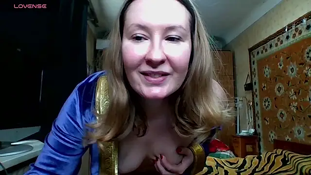 Snapshot of AnnaXLovers chatting on February 28, 9:36 am AnnaXLovers online show from February 28, 9:36 am