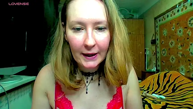 Snapshot of AnnaXLovers chatting on March 19, 11:28 am AnnaXLovers online show from March 19, 11:28 am