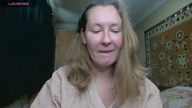 Snapshot of AnnaXLovers chatting on September 14, 10:36 am AnnaXLovers online show from September 14, 10:36 am