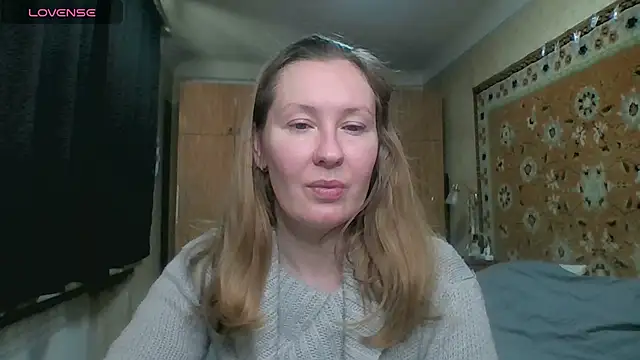 Snapshot of AnnaXLovers chatting on December 16, 11:48 am AnnaXLovers online show from December 16, 11:48 am